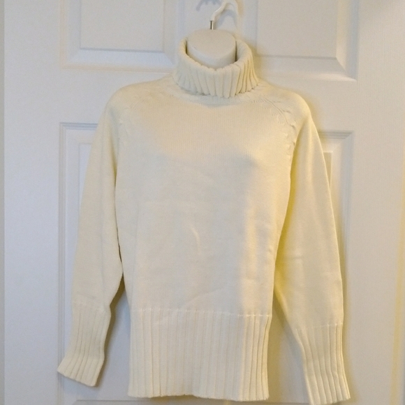 Cotton Exchange TN sweater - NWOT - Picture 1 of 6